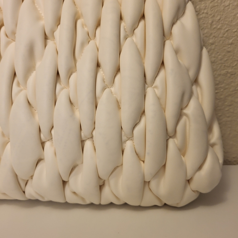 NWT Betsey Johnson White Puffer Hobo Bag - Picture 14 of 14